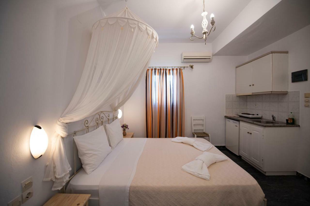 Stavroula Studios Glastros  Extérieur photo